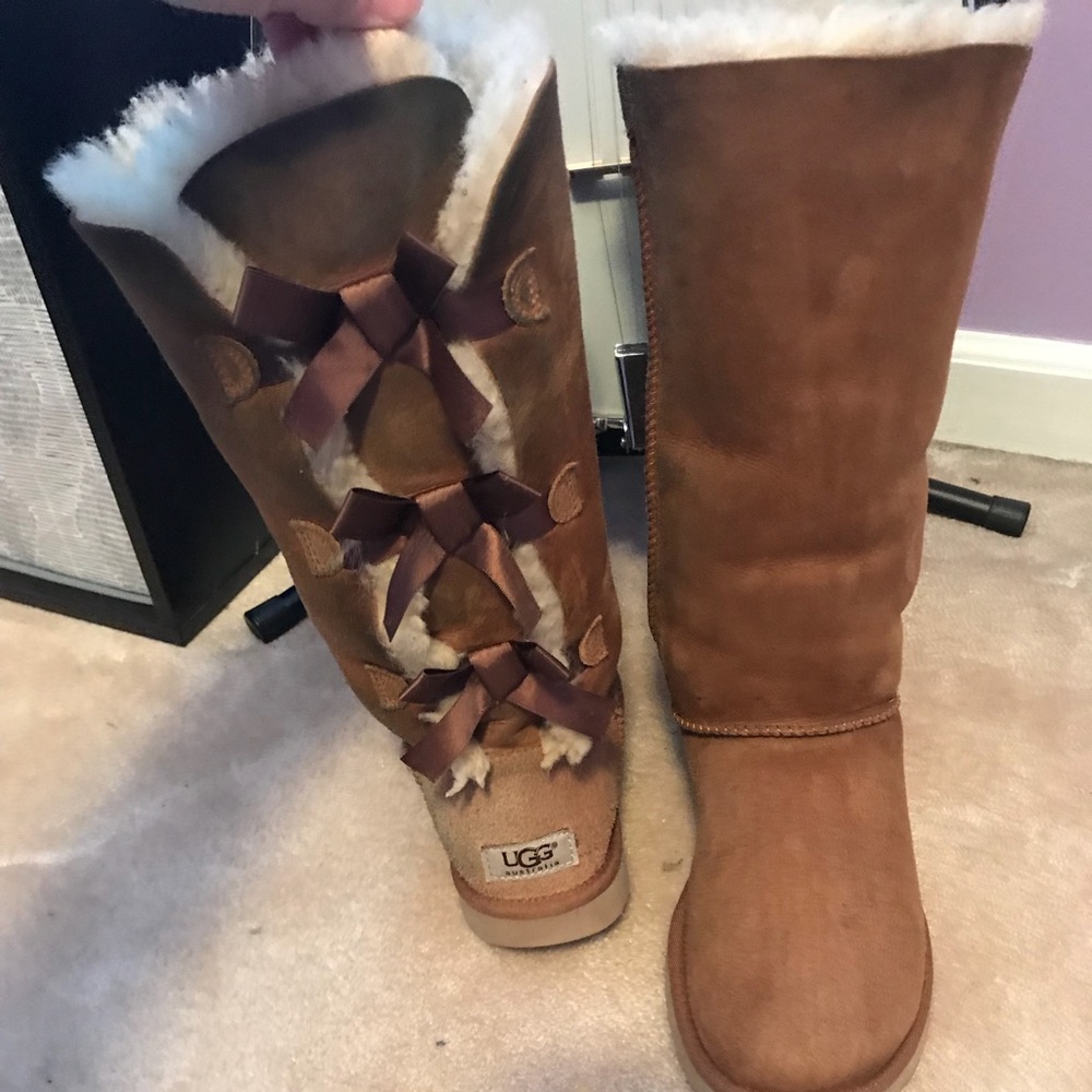 Tall Bailey Bow uggs chestnut